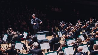 Alexander Shelley conducts NAC Orchestra